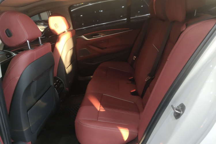 宝马5系 2022款 改款二 530Li xDrive 豪华套装中控内饰7004