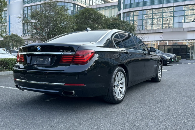 宝马7系 2014款 730Li 臻享型车身外观6003