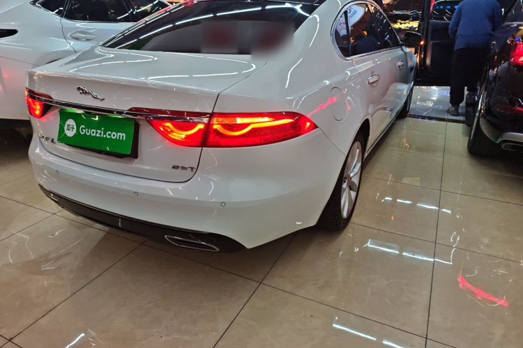 捷豹XFL 2019款 XFL 2.0T 250PS 两驱豪华版车身外观9