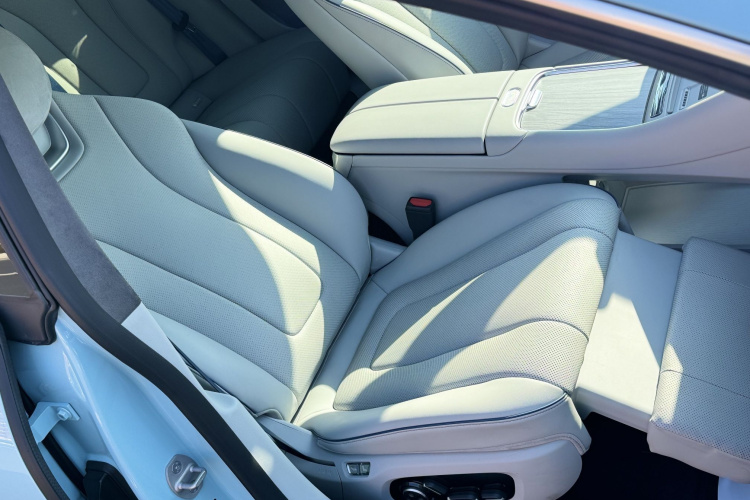 鸿蒙智行 智界S7 2025款 855km Max中控内饰7004