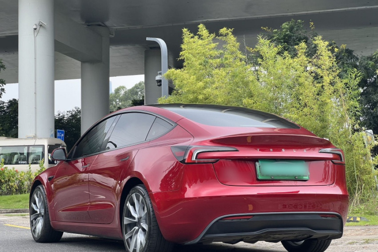 特斯拉 Model 3 2023款 长续航全轮驱动版车身外观6003