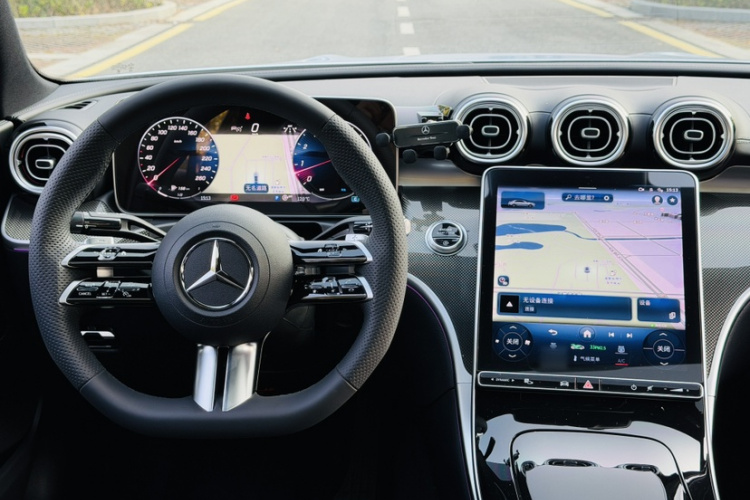 奔驰C级 2024款 改款 C 260 L 运动版中控内饰7005