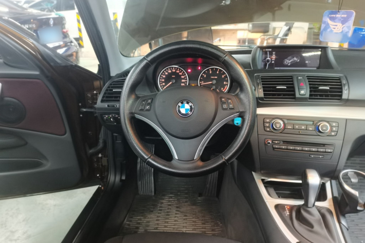 宝马1系(进口) 2008款 120i 自动挡局部细节13