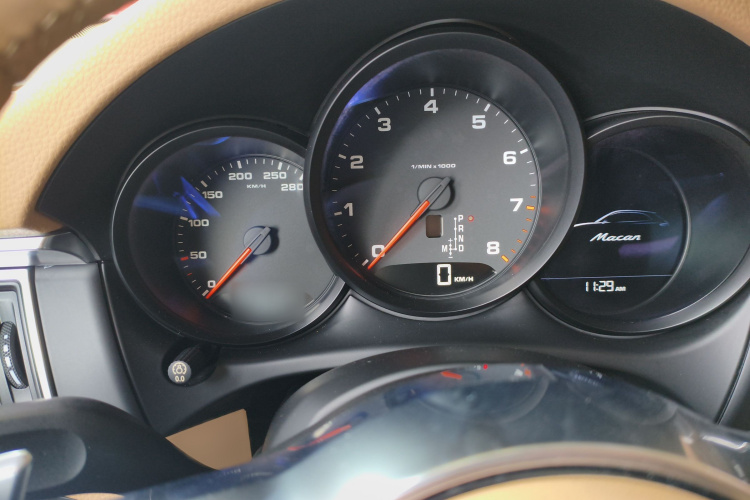 保时捷 2014款 Macan 2.0T中控内饰14