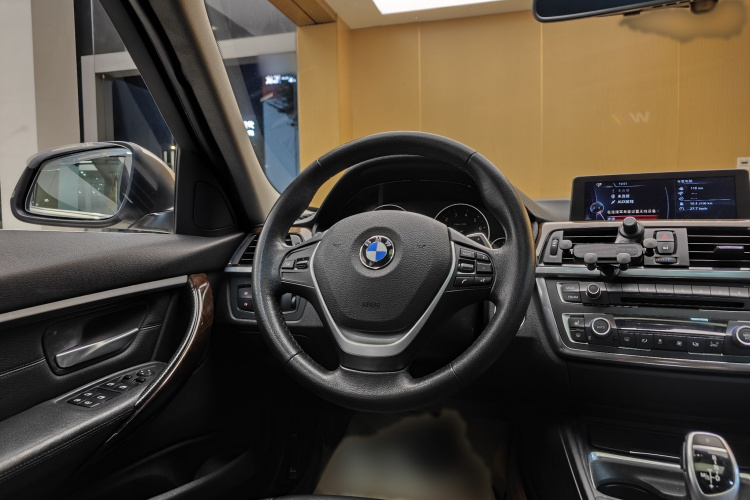 宝马3系 2014款 320Li 豪华设计套装中控内饰7006