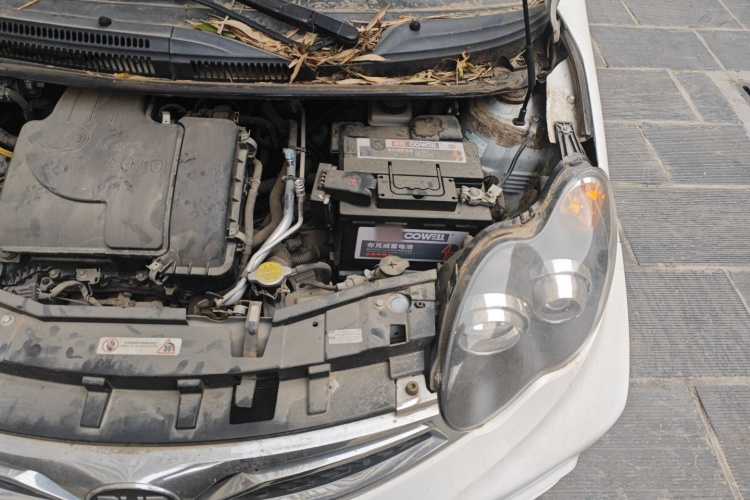 比亚迪F0 2015款 1.0L AMT 铉酷型局部细节9007