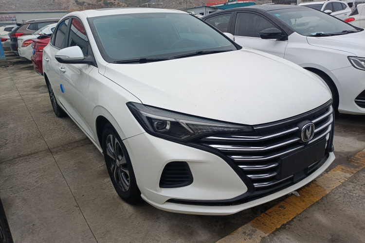 长安 逸动 2020款 PLUS 1.6L GDI 手动豪华型车身外观6002