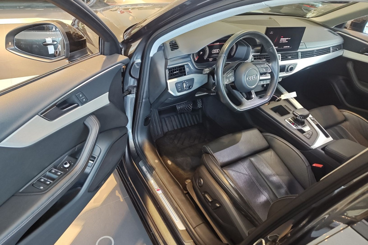 奥迪A4L 2022款 40 TFSI 豪华动感型中控内饰20