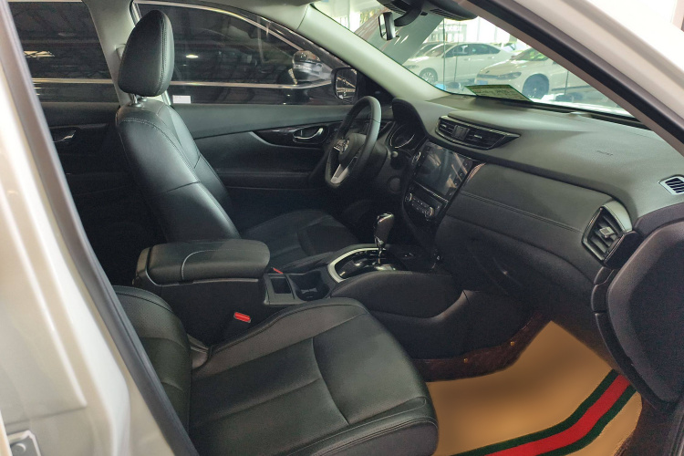 日产 奇骏 2023款 经典 2.0L 两驱智联臻享版局部细节41