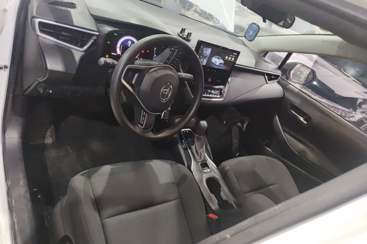 丰田 雷凌 2023款 TNGA 1.5L CVT进取版中控内饰7002