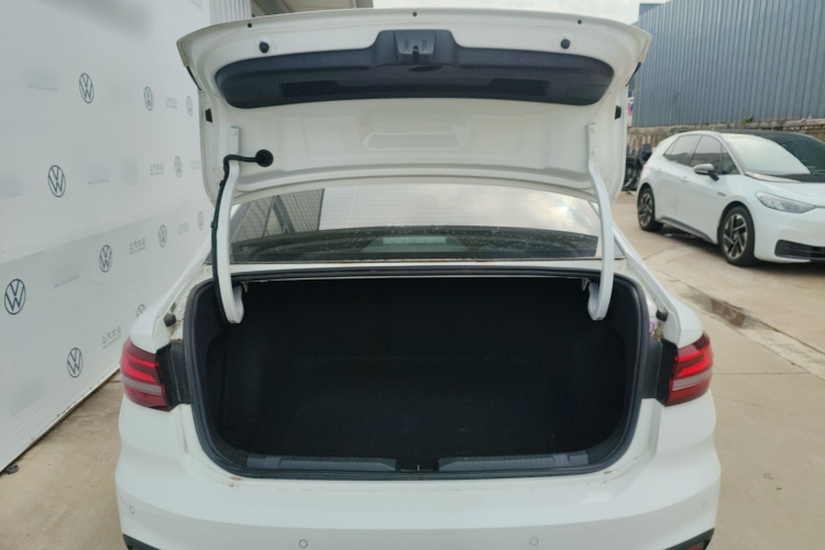 大众 朗逸 2023款 1.5L 自动得逸版机舱底盘23