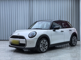 MINI 2025款 1.5T COOPER 经典派 五门版