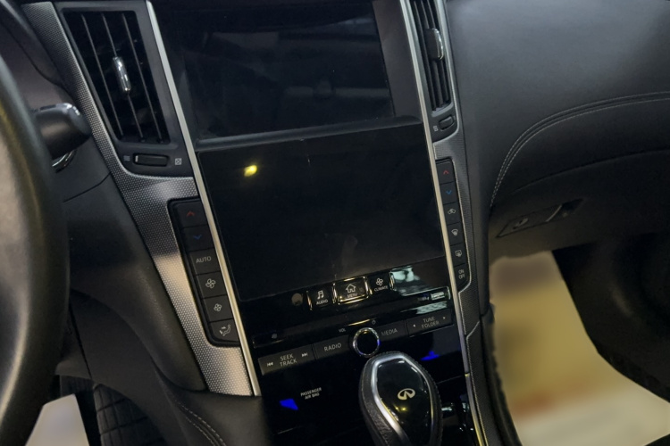 英菲尼迪Q50L 2021款 2.0T 逸享版局部细节16