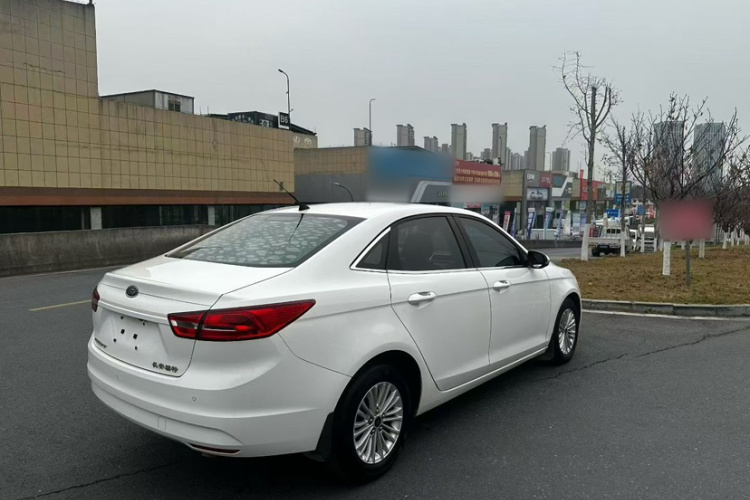 福特 福睿斯 2015款 1.5L 手动舒适型车身外观6001