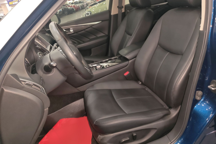 英菲尼迪Q50L 2018款 2.0T 舒适版 国VI局部细节19