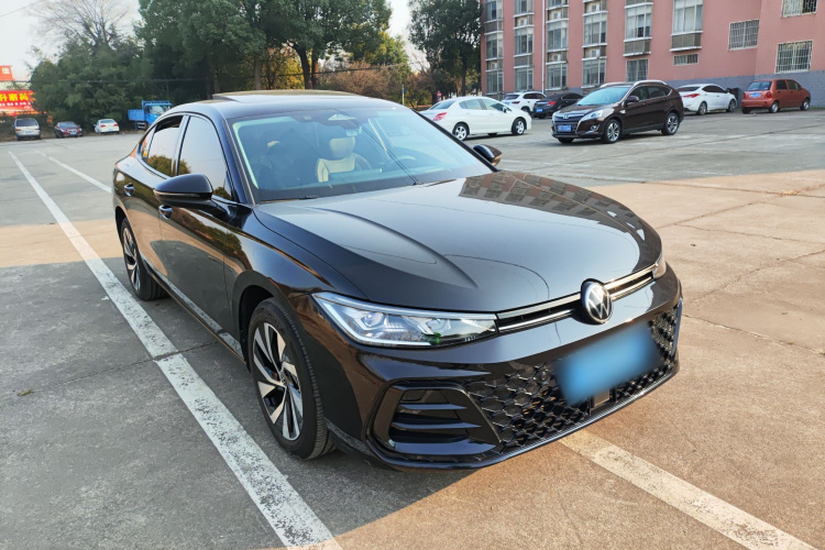 大众 帕萨特 2025款 Pro 380TSI 星空龙耀版车身外观3