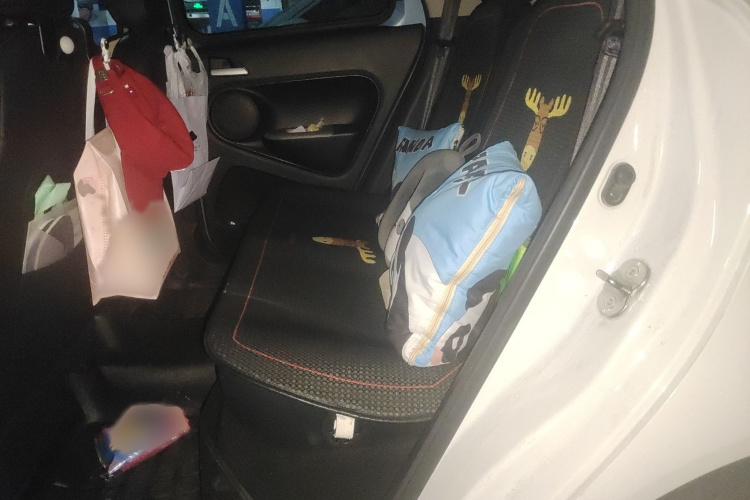 欧拉黑猫 2021款 351km 标准型中控内饰7004