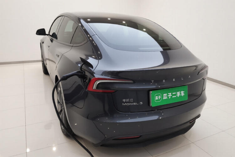 特斯拉 Model 3 2023款 后轮驱动版车身外观6