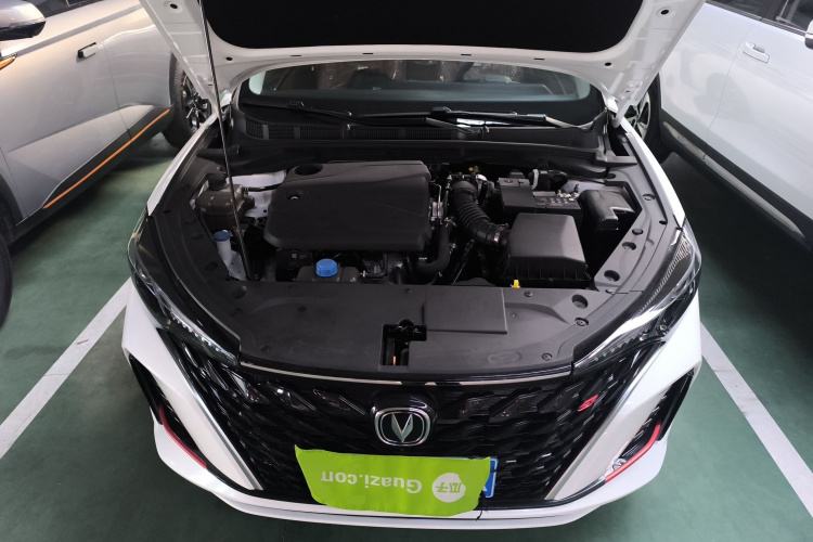 长安 逸动 2025款 PLUS 1.4T 双离合高能版局部细节24