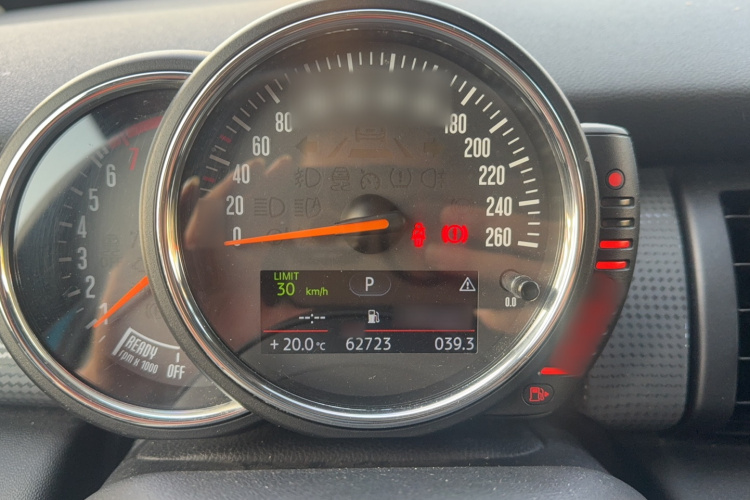 MINI 2015款 1.5T COOPER Fun 五门版局部细节14