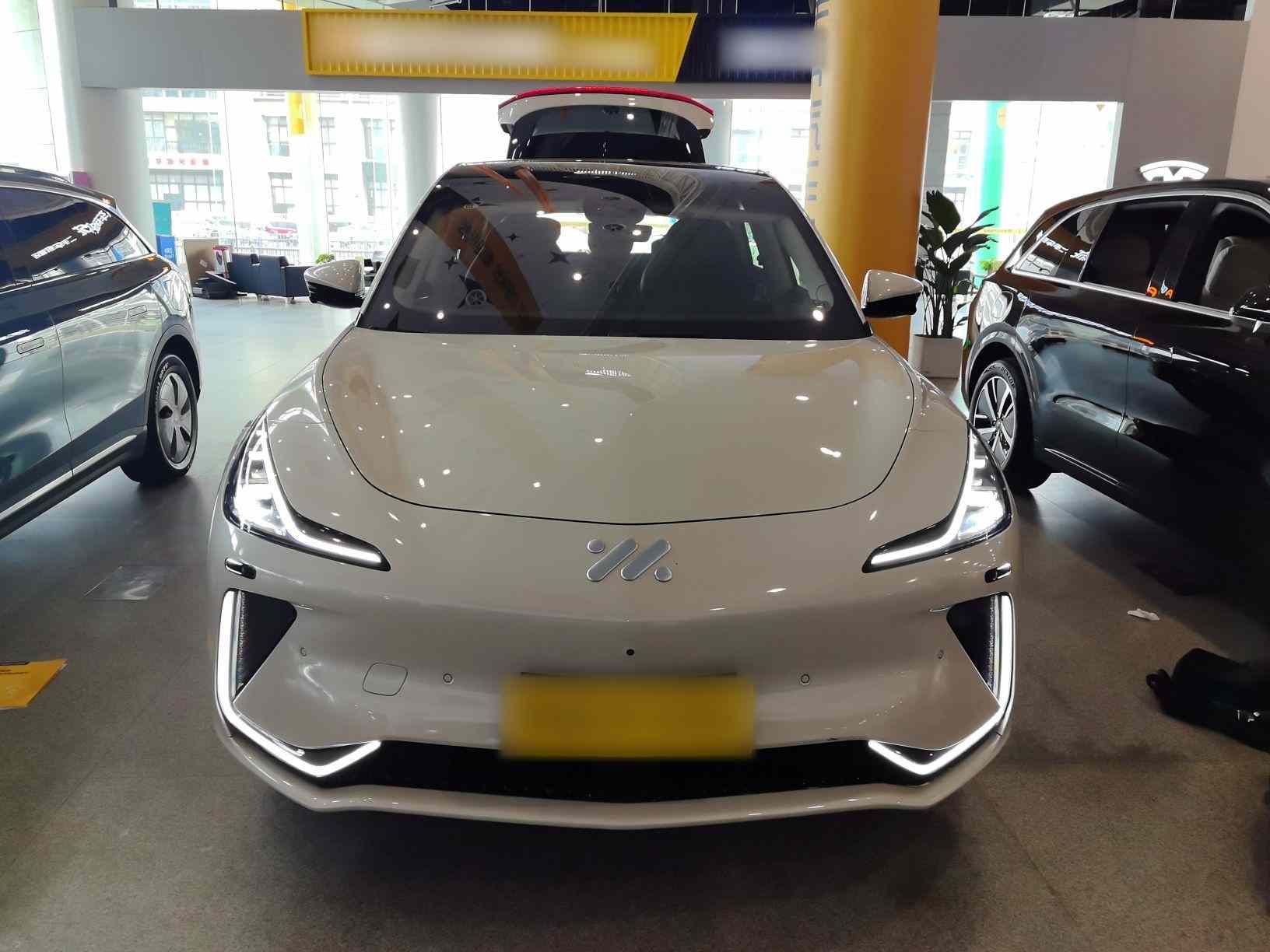 智己汽车 智己LS7 2023款 77kWh Urban Fit Pro后驱版(1)