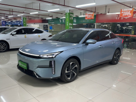 吉利银河 银河L6 2025款 EM-i 140km 星舰版