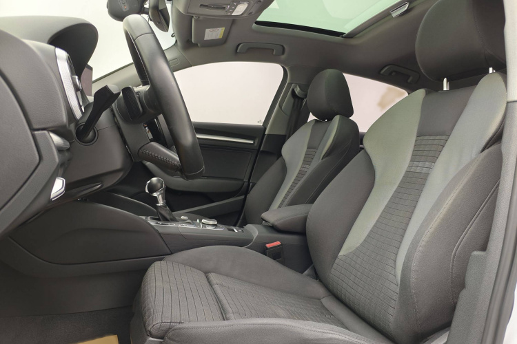 奥迪A3 2017款 Limousine 40 TFSI 运动型中控内饰7001