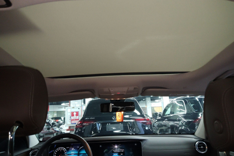 奔驰E级 2023款 改款 E 300 L 豪华型中控内饰22