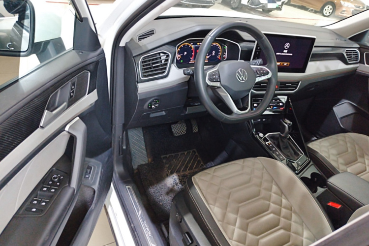 大众 探岳 2023款 300TSI 两驱豪华Plus进阶版中控内饰7003