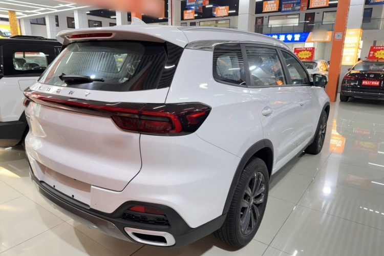 奇瑞 瑞虎8 2024款 230TCI 自动新锐版 5座车身外观6004