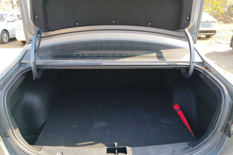 荣威i6 MAX新能源 2023款 EV 500天幕大客户版机舱底盘23