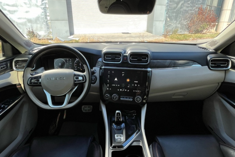 领克02 2018款 1.5T DCT两驱耀Pro版 国V中控内饰7006