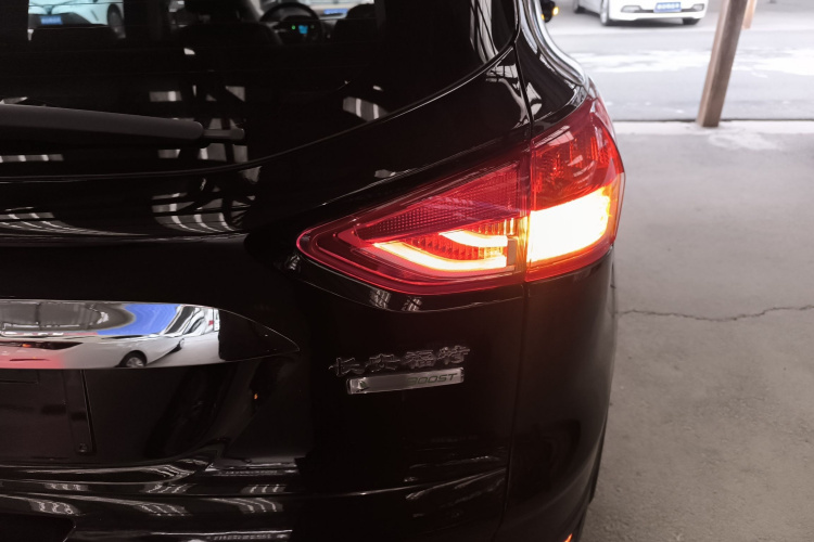 福特 翼虎 2013款 1.6L GTDi 两驱风尚型车身外观9