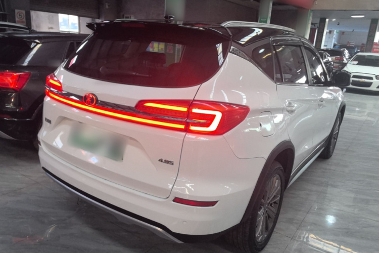 比亚迪 宋新能源 2019款 宋DM 1.5TID 智联锐耀型车身外观7