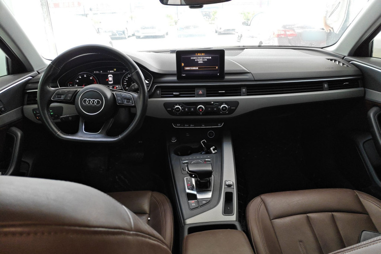 奥迪A4L 2018款 30周年年型 40 TFSI 进取型中控内饰12