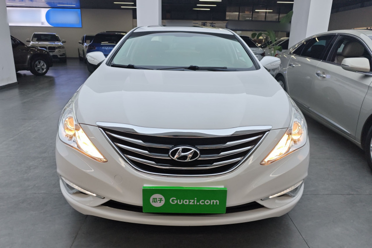 现代 索纳塔 2015款 经典 2.4L 自动领先版 国IV车身外观6001