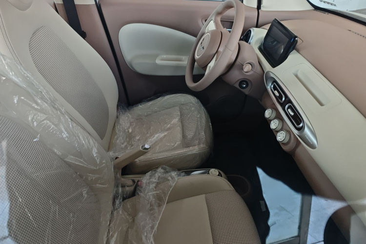 五菱汽车 宏光MINIEV 2025款 四门版 进阶款中控内饰7001