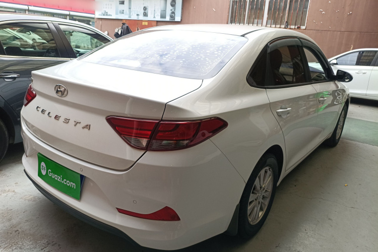 现代 悦动 2018款 1.6L 自动悦目版GL 国V车身外观7