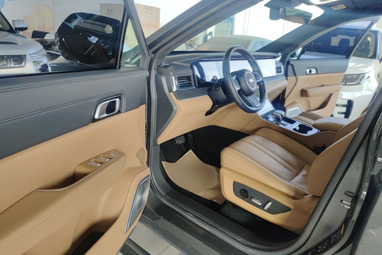 理想汽车 理想ONE 2020款 增程7座版中控内饰20