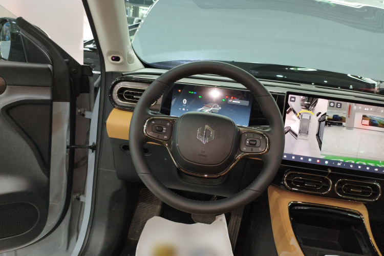 零跑汽车 零跑C11 2024款 增程 300尊享版中控内饰13