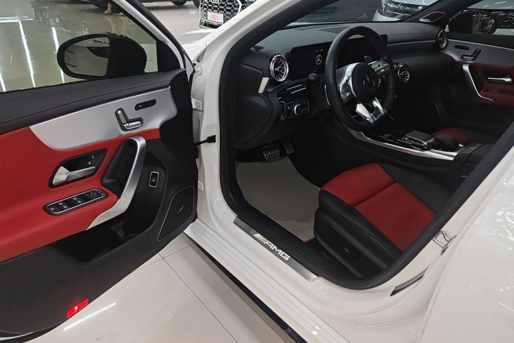 奔驰A级AMG 2020款 AMG A 35 L 4MATIC中控内饰7003