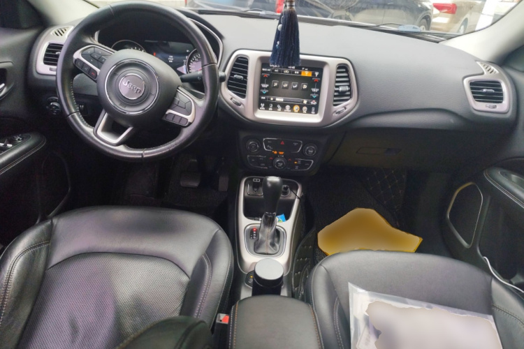 Jeep 指南者 2017款 200T 自动家享版中控内饰12