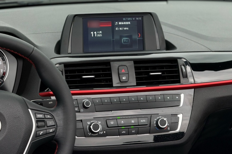 宝马2系(进口) 2018款 220i 敞篷轿跑车 运动设计套装中控内饰7006