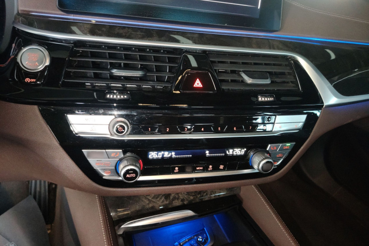 宝马5系 2020款 525Li M运动套装局部细节16