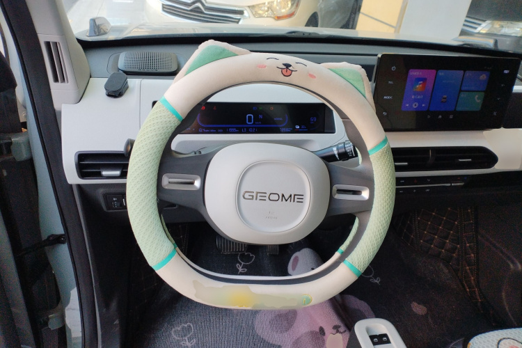 吉利银河 2024款 熊猫mini 200km 龙腾版中控内饰13