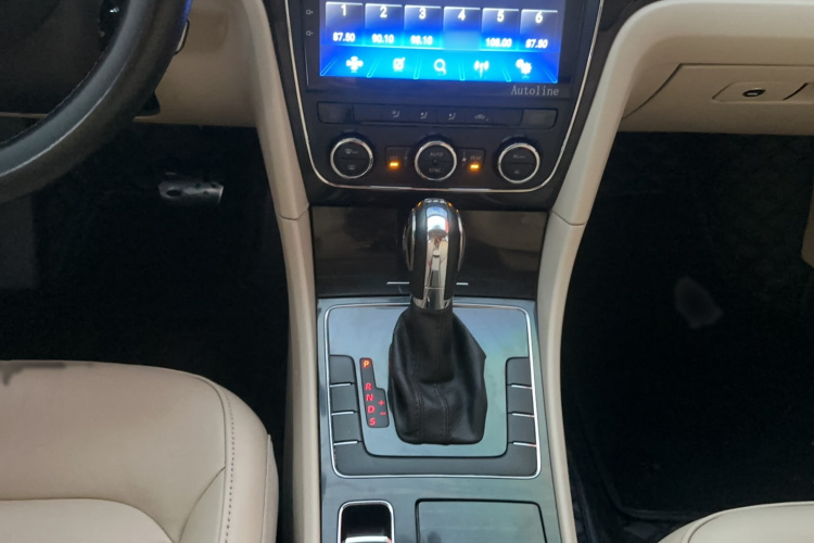 大众 帕萨特 2011款 1.8TSI 自动尊荣版中控内饰7008