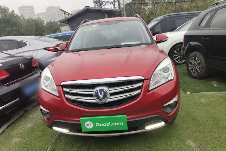 长安CS35 2016款 1.6L 手动豪华型 国V车身外观2