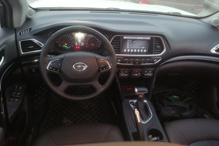 广汽传祺 传祺GS4 2015款 200T G-DCT豪华版中控内饰12