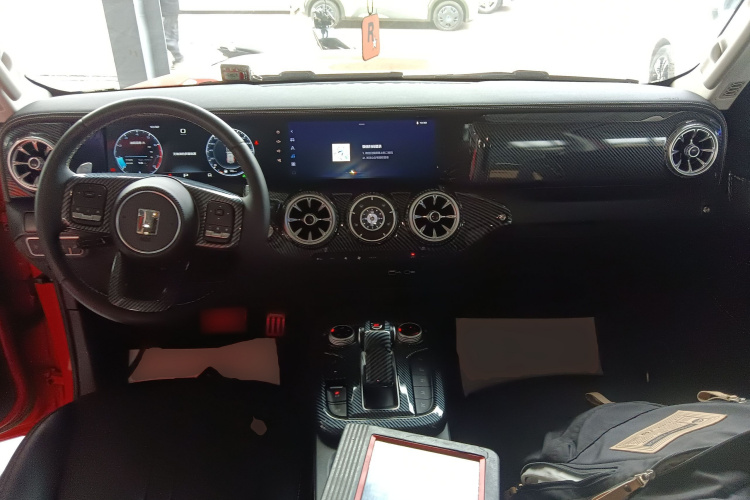 坦克300 2024款 2.0T 征服者中控内饰12