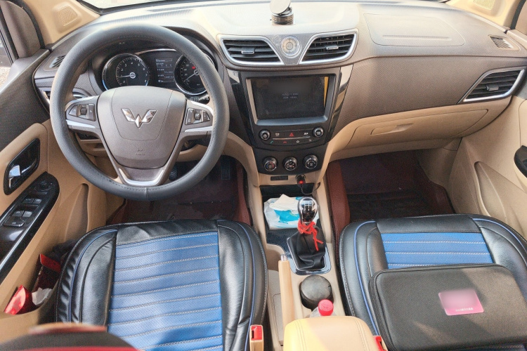 五菱汽车 五菱宏光 2016款 1.5L S1尊享型国V中控内饰12